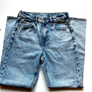 American eagle mom jeans